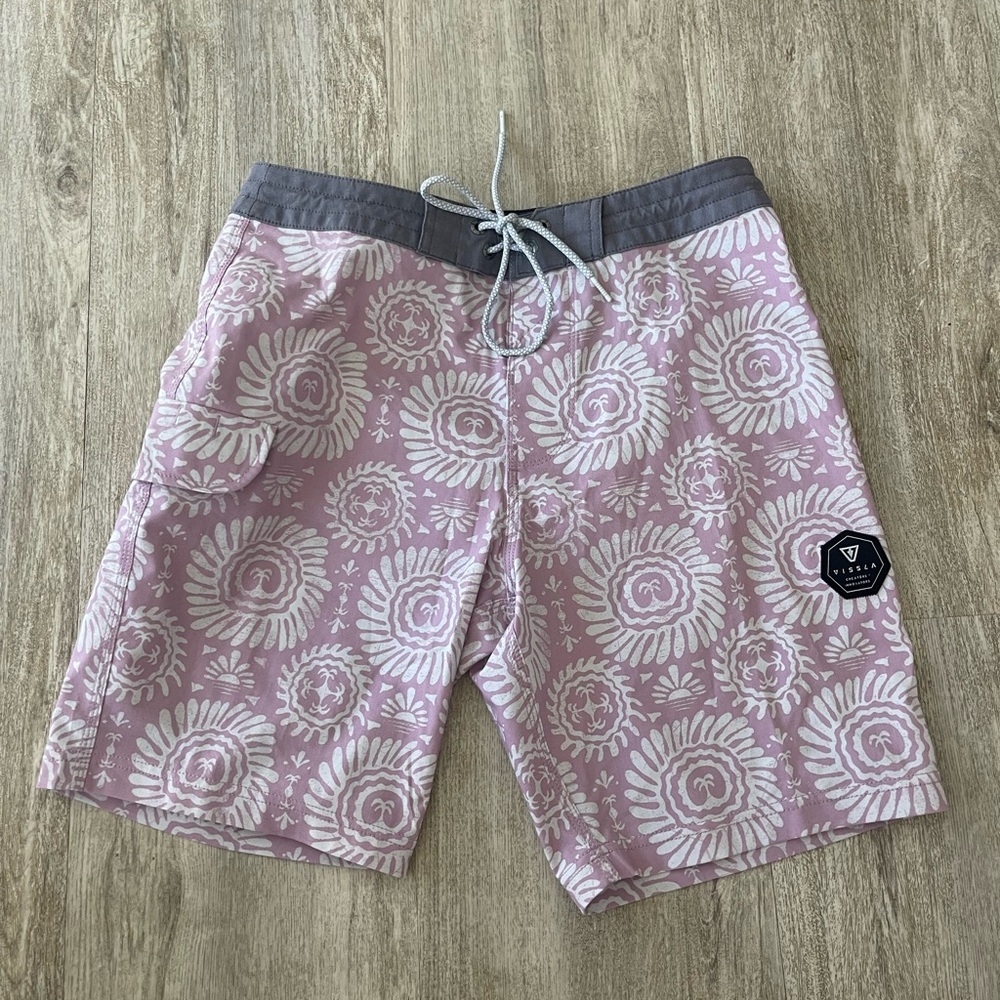 Men’s Vissla boardshorts